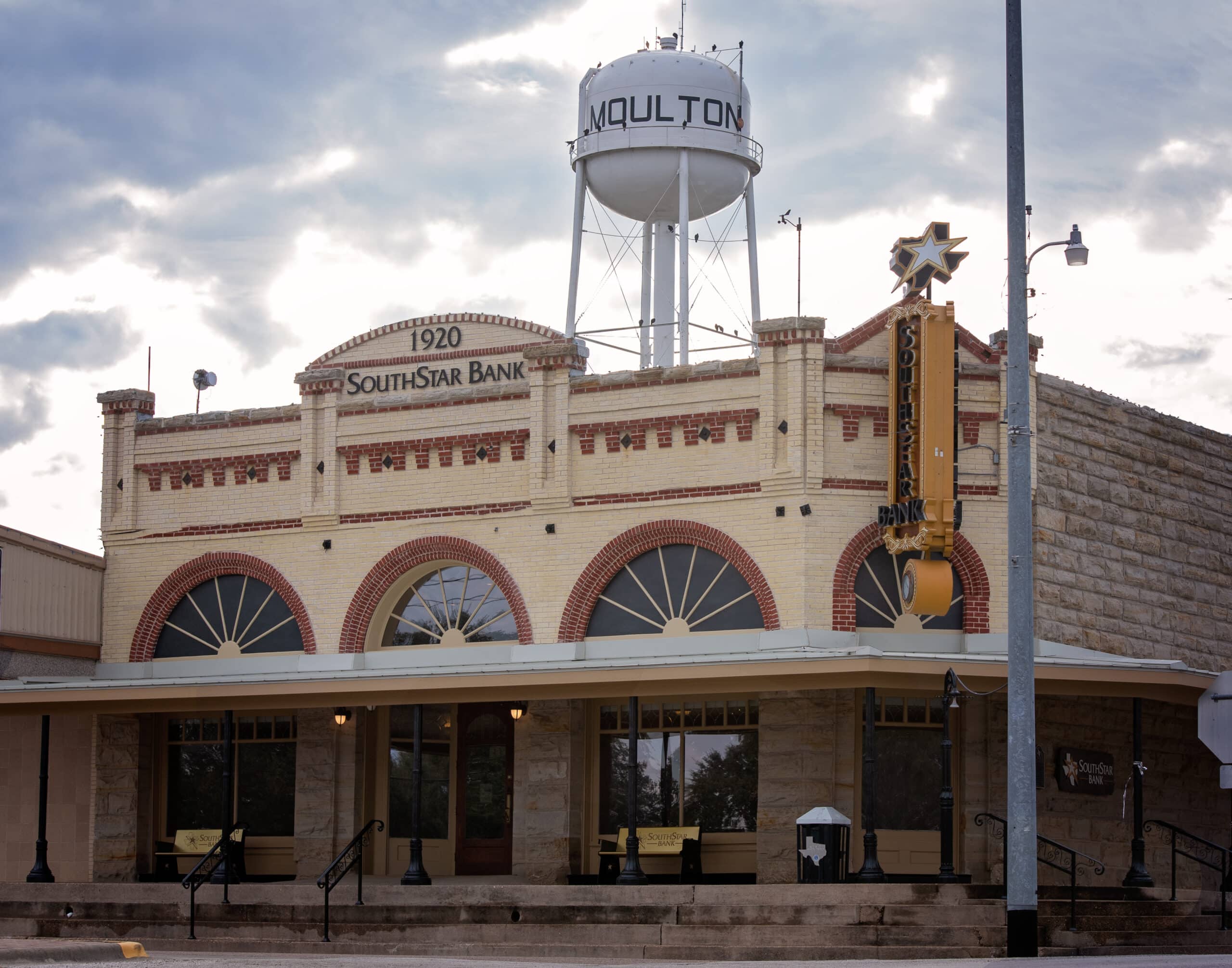SouthStar Bank Moulton, community banking, benefits of community banking