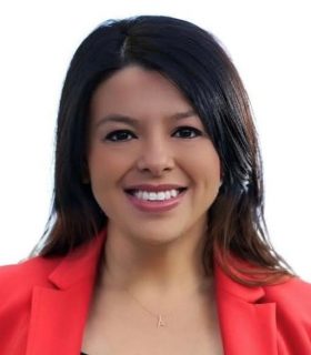 Angela Headshot crop2